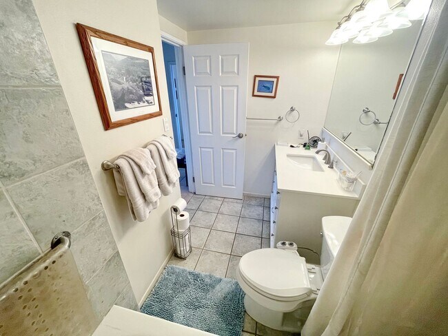 Building Photo - Live the Maui Dream – Modern 2-Bed, 2-Bath...