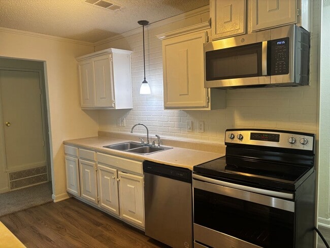 Primary Photo - 3 Bedroom 2 Bath