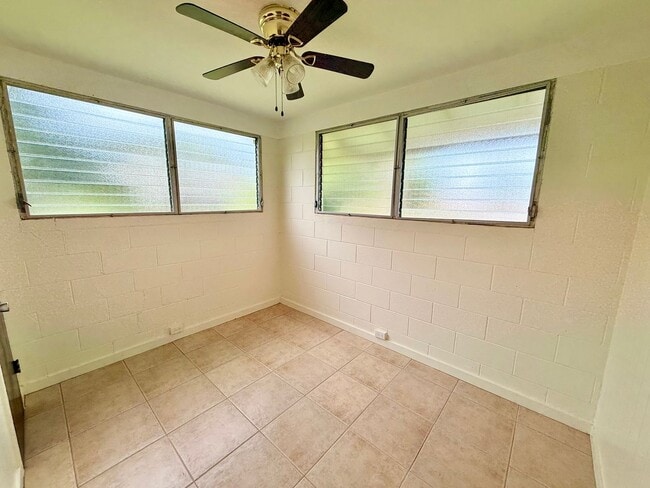 Building Photo - 50 Loha St