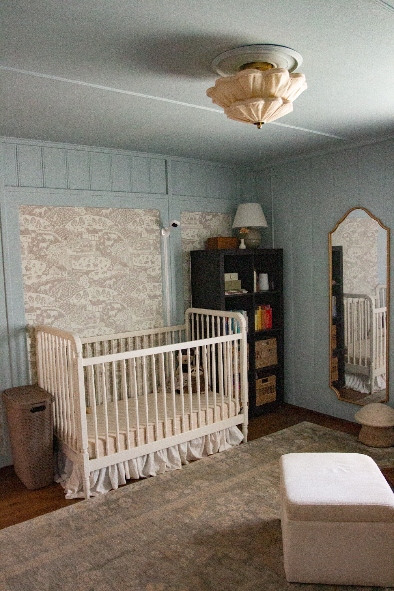 Building Photo - 170 N Arnaz St