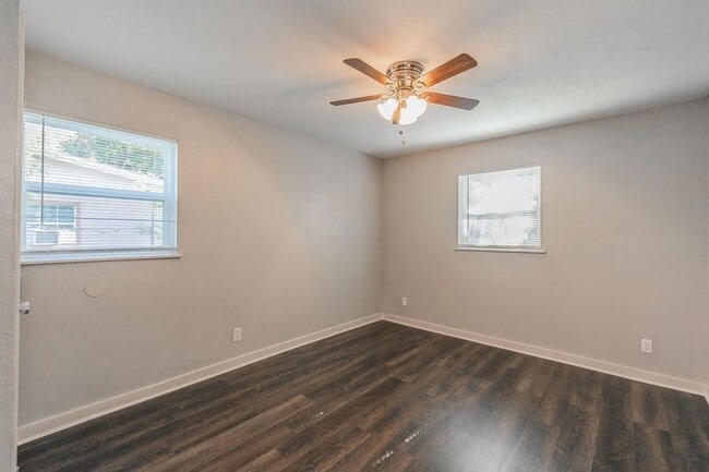 Building Photo - 3515 Selk Ave