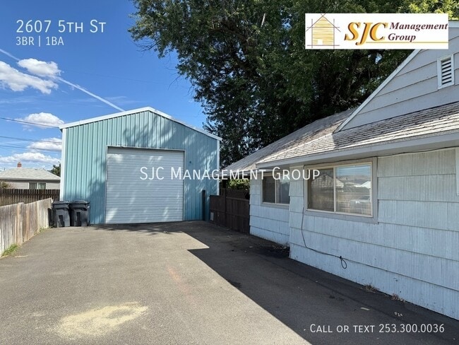 Building Photo - 2607 5th St