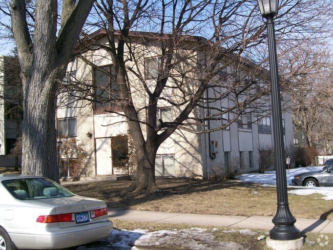 Building Photo - 18 Arthur Ave SE