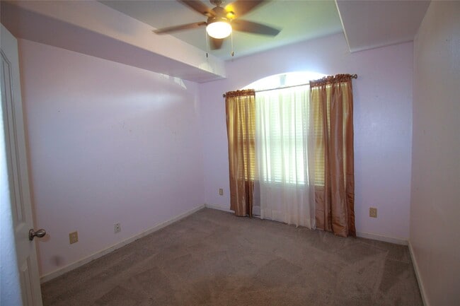Building Photo - 3827 Dogwood Tr