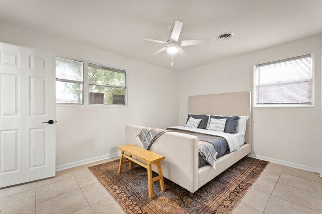 Building Photo - 6750 Snow White Dr