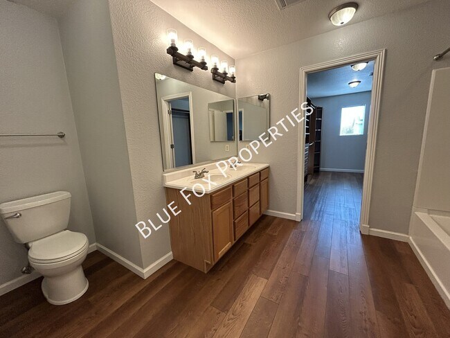 Building Photo - 10066 N Blue Crossing Way