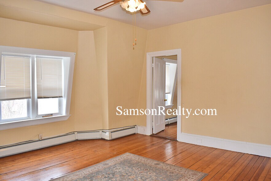 Building Photo - 157 Ives St