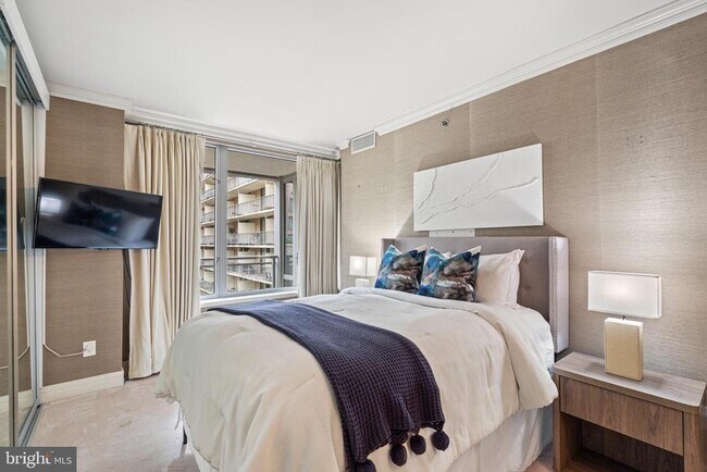 Building Photo - 1111 23rd St NW