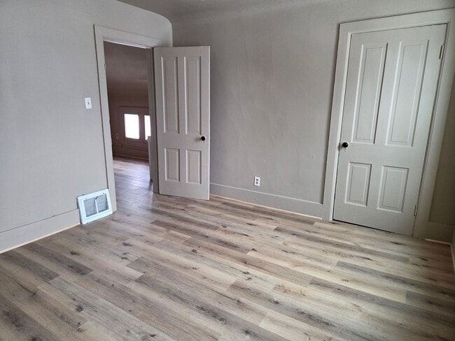 Building Photo - Freshly Updated 4 Bedroom 1 Bath Single Family Home in Marinette