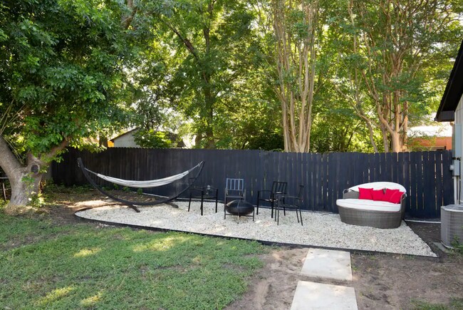 Building Photo - 12340 Little Emily Way