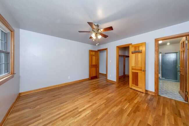 Building Photo - 107 Lorac Ct