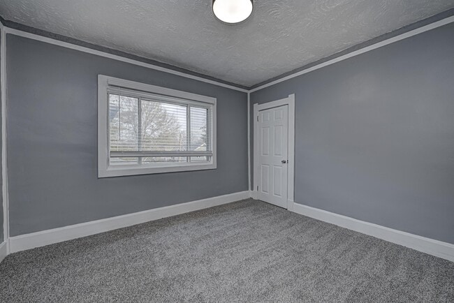 Building Photo - 814 Parkway Ave