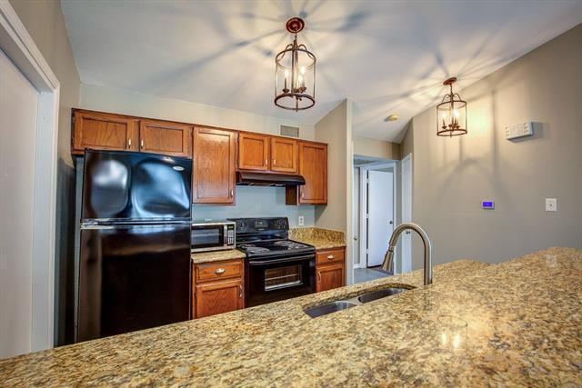 Building Photo - 5519 Bainbridge Dr