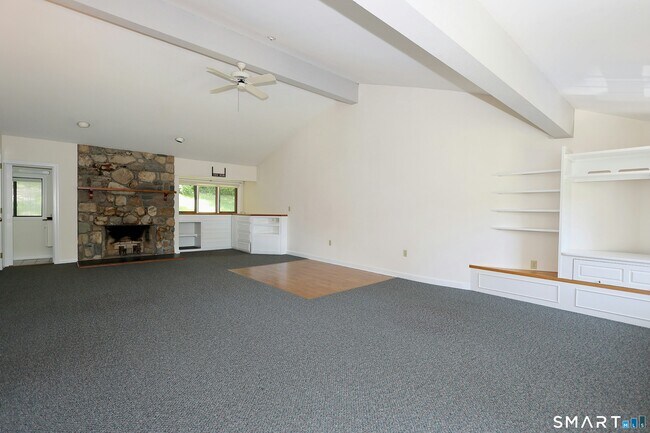 Building Photo - 36-40 Fox Run Rd
