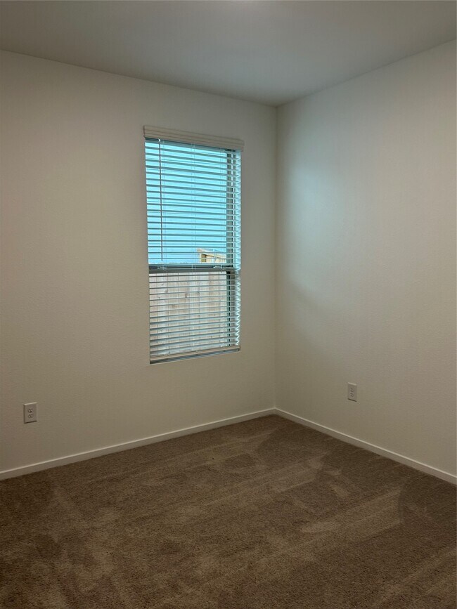 Building Photo - 14973 Rustic Moon Rd