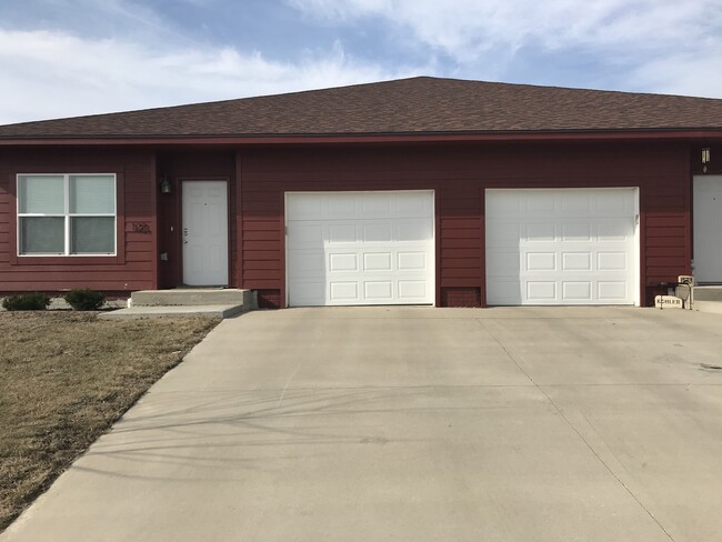 Primary Photo - 139 Oak Ridge Dr