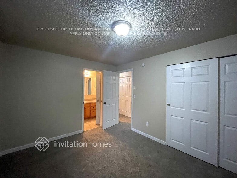 Building Photo - 3725 SW 332nd Pl