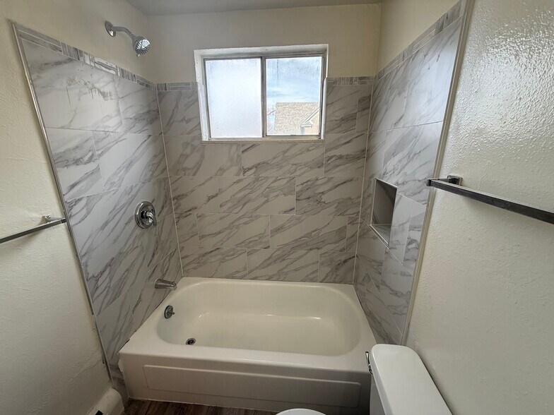 Building Photo - 1424 11th Ave