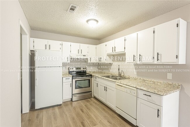 Building Photo - 1682 N Dawn Dr