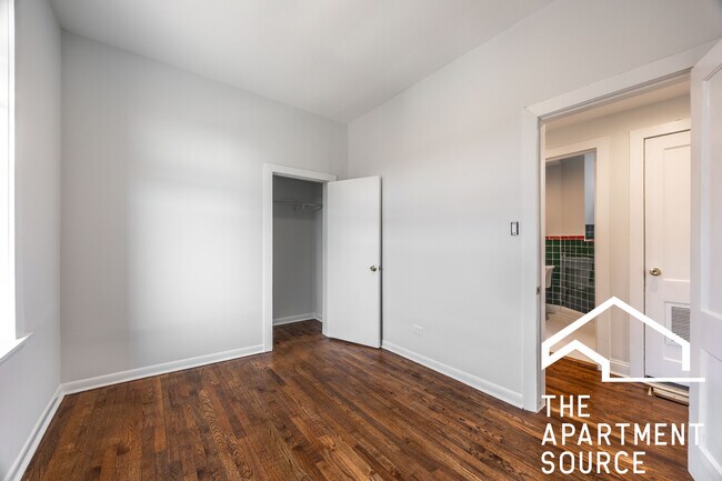 Building Photo - 2842 W Augusta Blvd