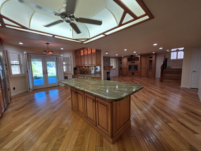 Building Photo - Spacious Home in the Heart of Green Valley