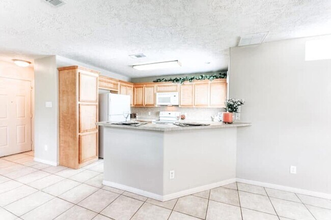 Building Photo - 213 Foster St