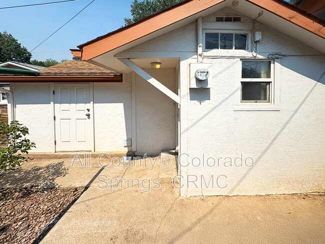 Building Photo - 209 S 25th St