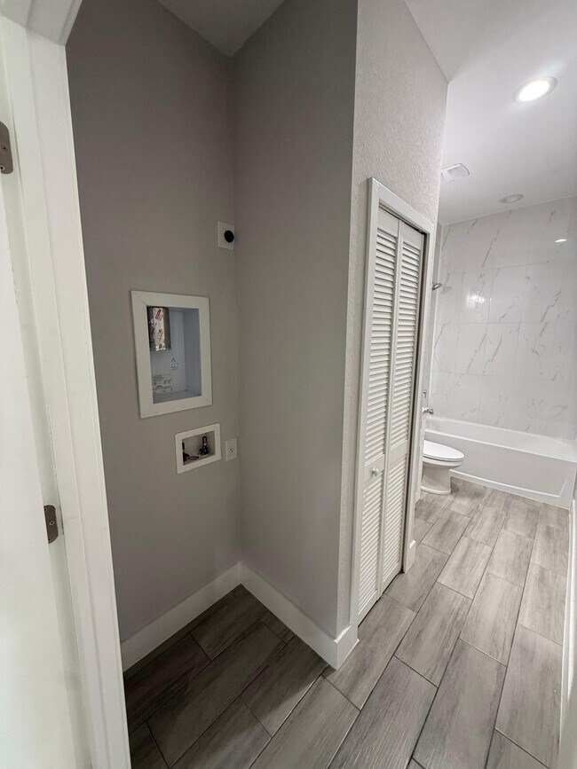 Building Photo - 4800 15th St SW