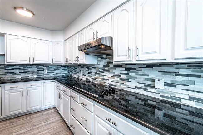 Building Photo - 716 Enchanted Harbor