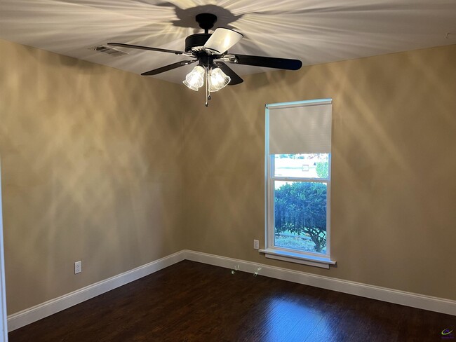 Building Photo - 108 Wilkes Ct