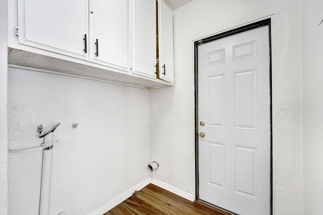 Building Photo - Beautiful SFR 3 BD| 2 Bath