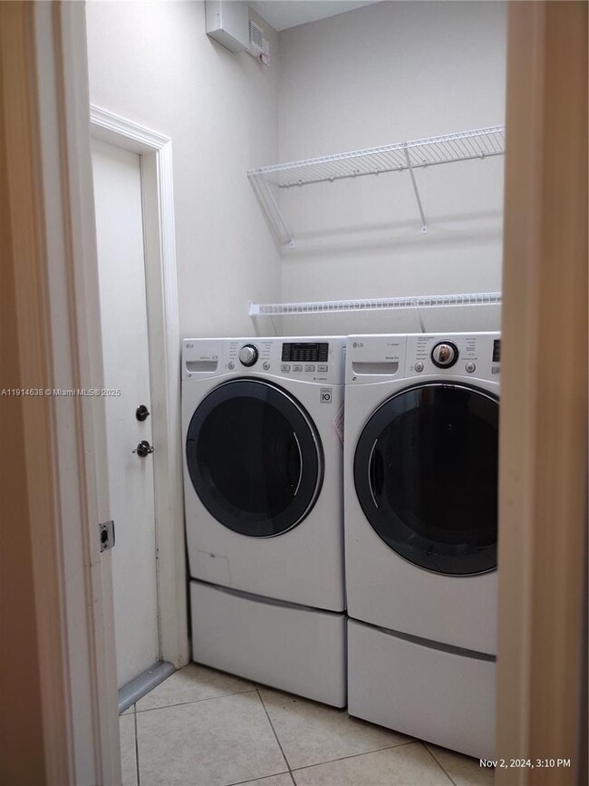 Building Photo - 8092 Driggs Hill