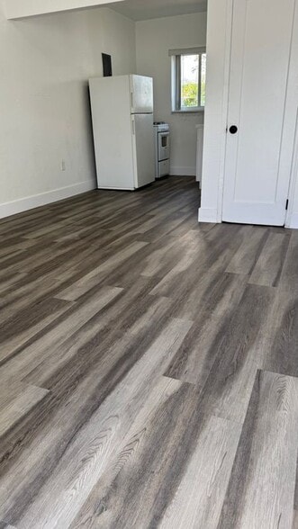 Building Photo - 159 E 2nd St