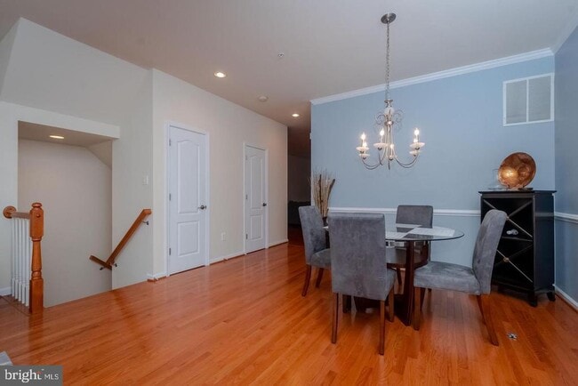 Building Photo - 7349 Mockingbird Cir