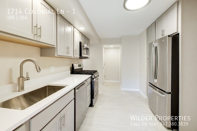 Building Photo - 1714 Colonial Ln
