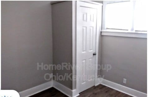 Building Photo - 321 S 43rd St