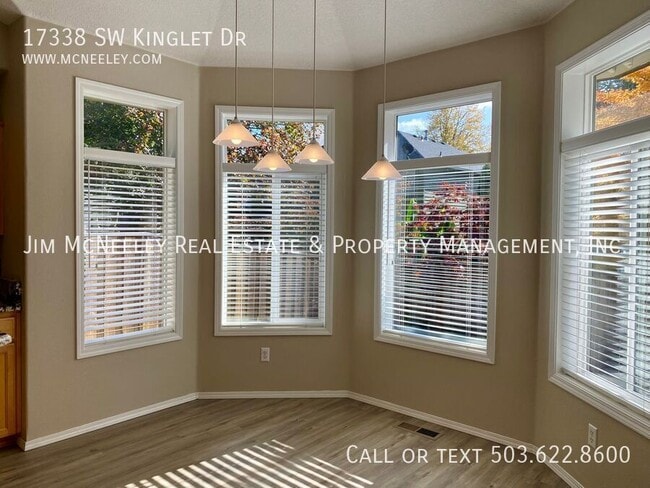 Building Photo - 17338 SW Kinglet Dr