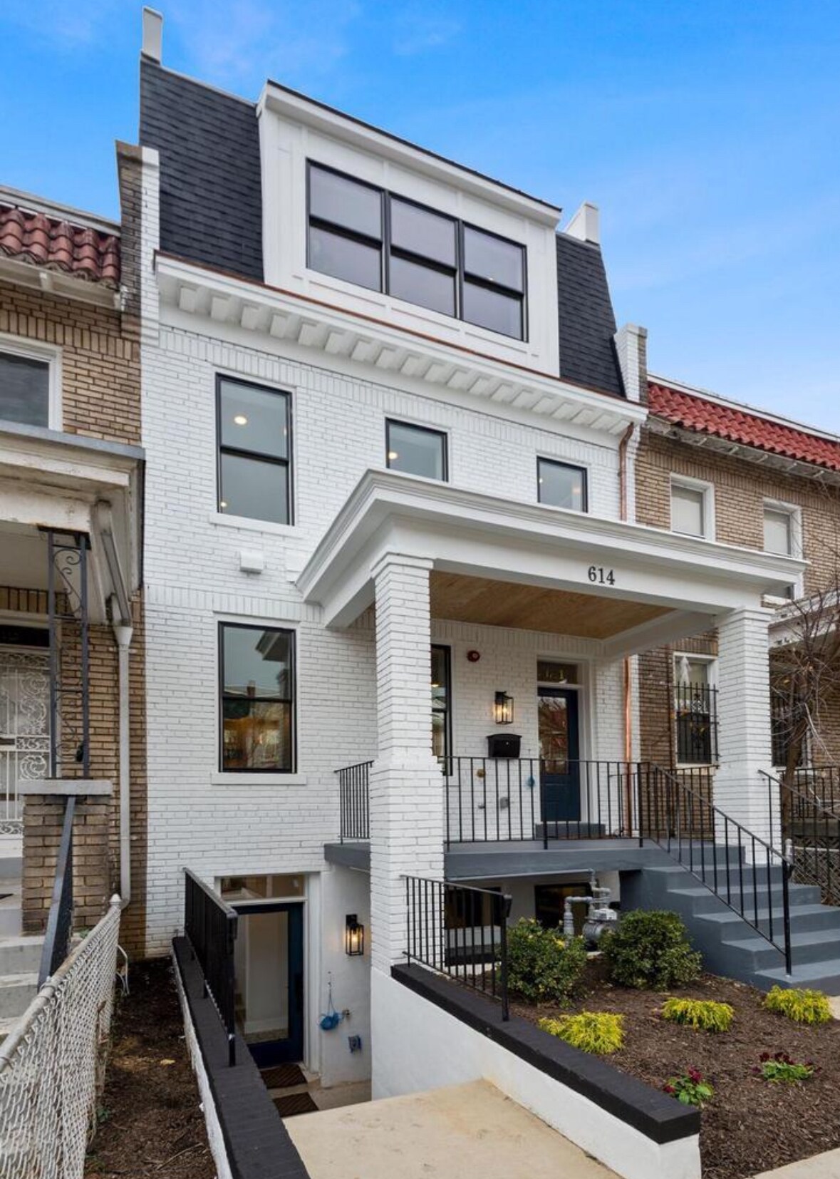 Building Photo - 614 Otis Pl NW