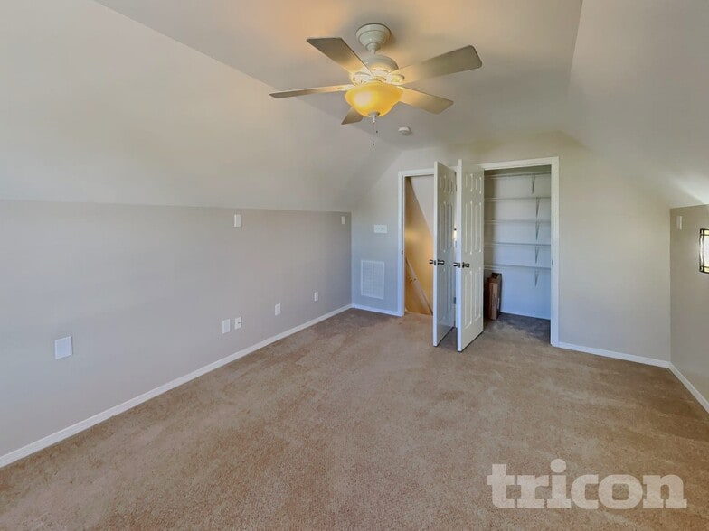 Building Photo - 3009 Softwind Dr