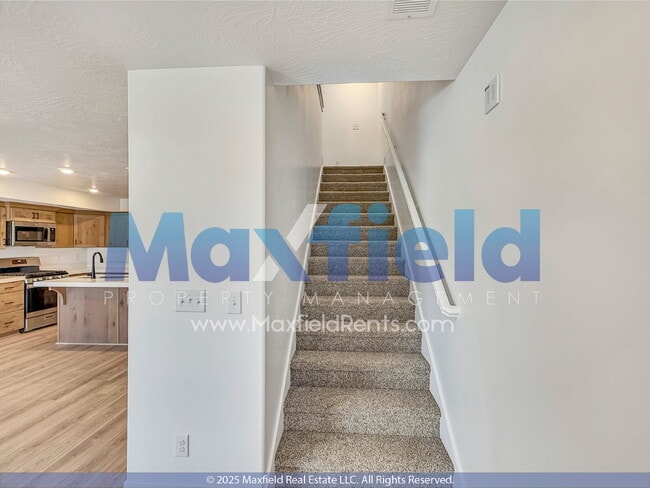 Building Photo - LEASE SPECIAL $100 OFF (First 3 Months) Town House 3BD 2.5BTH 2GAR - SPANISH FORK