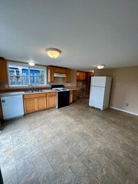 Building Photo - 1901