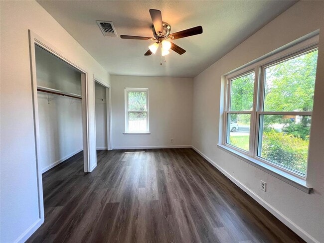 Building Photo - 2503 Biggs Dr