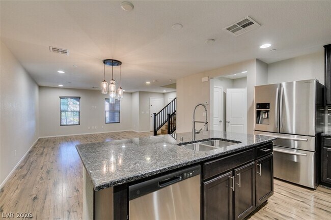 Building Photo - 3009 Camino Sereno Ave