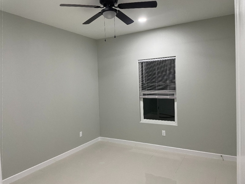 Building Photo - 2511 N Vineyard Ave