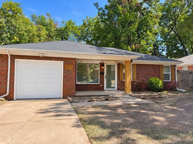 Building Photo - Charming 2 Bed 1 Bath