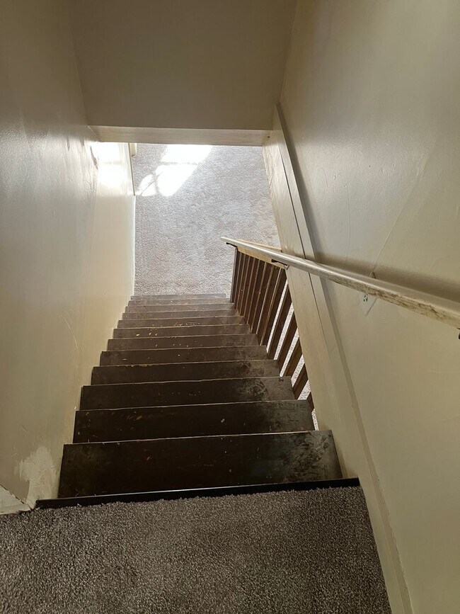 Building Photo - 127 &amp; 127 1/2 N Penn St