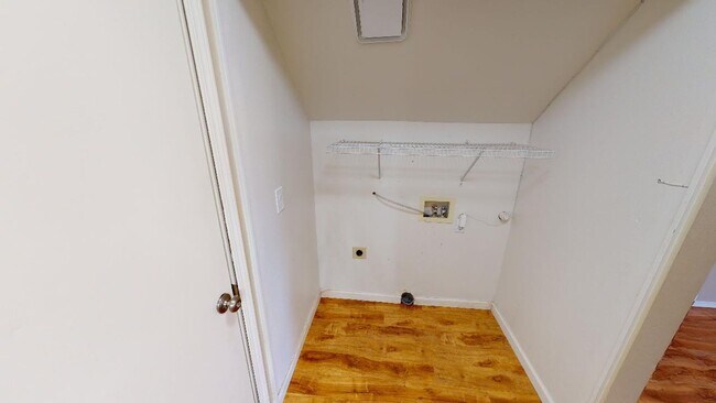 Building Photo - Tigard, Morning Hill - Summer Lake Neighborhood / Recently Updated, Pet Friendly