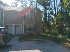 Building Photo - 3BD/2.5 BA Townhome