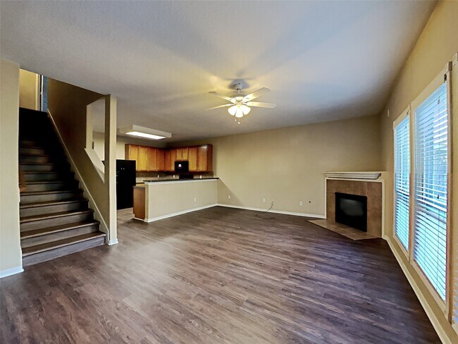 Building Photo - 4719 Blue Spruce Hill St