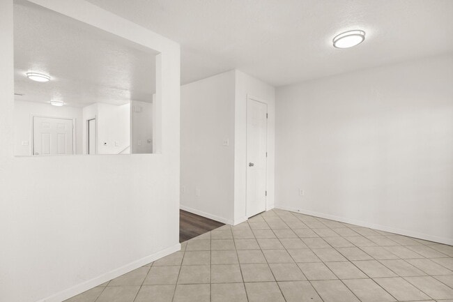 Building Photo - 2943 Quail Pointe Dr NW